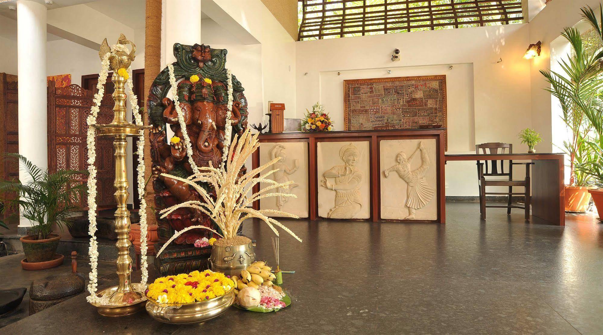 Ananda Lakshmi Ayurveda Retreat Hotel Chowara Екстериор снимка